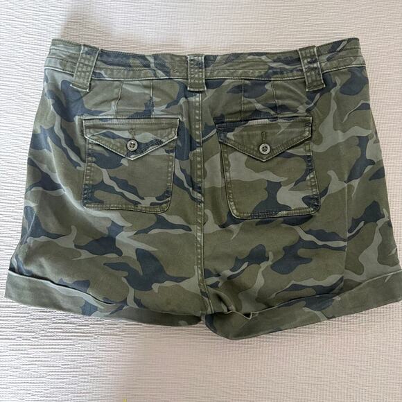 Torrid camo cargo shorts size 12 olive green stretch utility pockets - Picture 2 of 5
